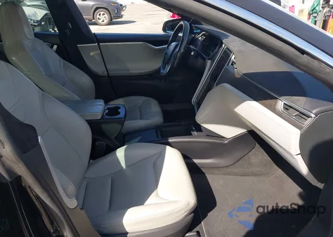 2016 Tesla Model S 90D/P100D/P85D/P90D z USA, uszkodzony, nr VIN 5YJSA1E46GF133235